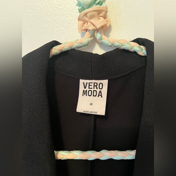 Vero Moda Blazer size medium PTP 23inch - Picture 3 of 11